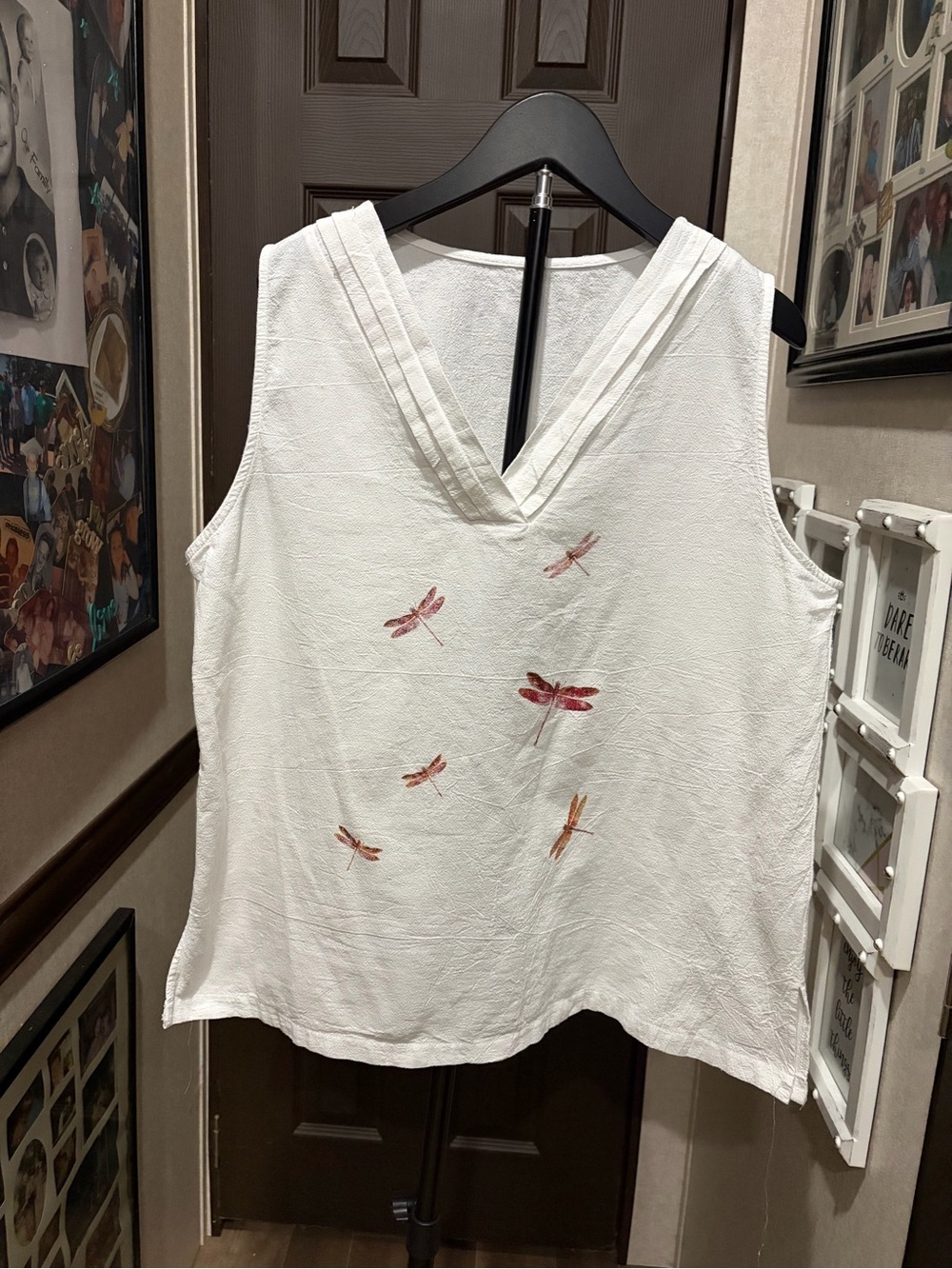White Sleeveless V-Neck Tank Top with Dragonfly Embroidery